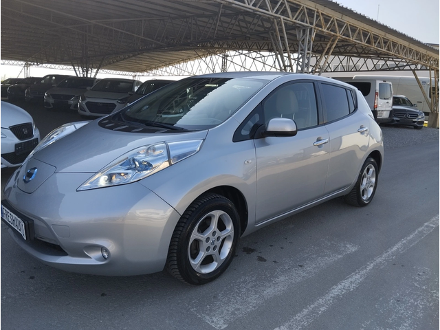 Nissan Leaf 100%ЕЛЕКТРИЧЕСКИ - автомобили, коли, обяви за нови и употребявани 2