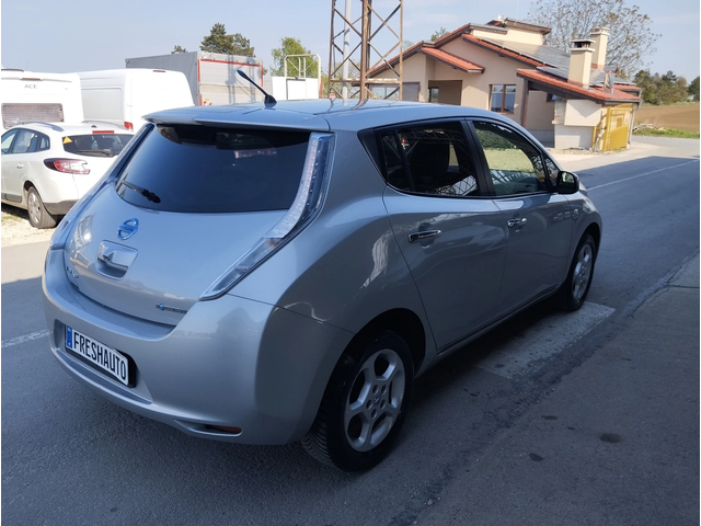 Nissan Leaf 100%ЕЛЕКТРИЧЕСКИ - автомобили, коли, обяви за нови и употребявани 4