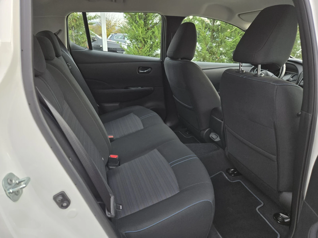 Nissan Leaf 40KW= 10.000km!!!= НЕРАЗЛИЧИМ ОТ НОВ!= DISTRONIC - автомобили, коли, обяви за нови и употребявани 13