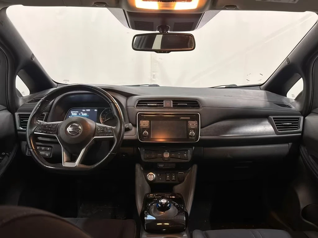 Nissan Leaf N-Connecta 40kwh 204ps - автомобили, коли, обяви за нови и употребявани 12