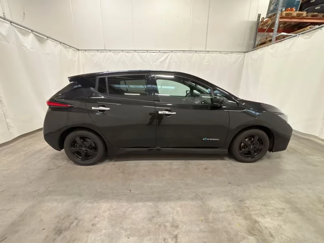 Nissan Leaf N-Connecta 40kwh 204ps - автомобили, коли, обяви за нови и употребявани 4