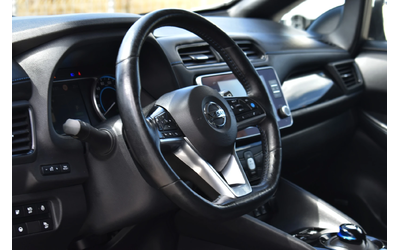 Nissan Leaf TEKNA* 62kw/h* 218k.c * WHITE_PEARL* 360CAM - автомобили, коли, обяви за нови и употребявани 9