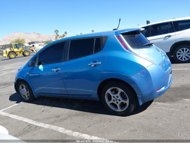 Nissan LEAF ELECTRIC Front Wheel Drive - автомобили, коли, обяви за нови и употребявани 14