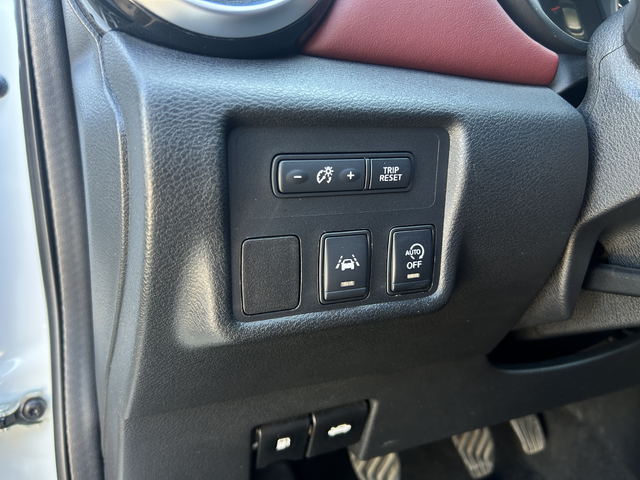 Nissan Micra Tekna 6M/T - автомобили, коли, обяви за нови и употребявани 5