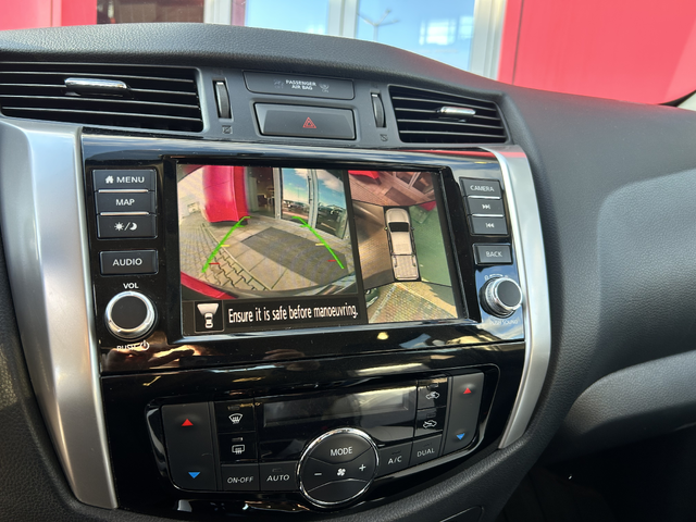 Nissan Navara 2.3 dCi Tekna A/T 4x4 - автомобили, коли, обяви за нови и употребявани 4