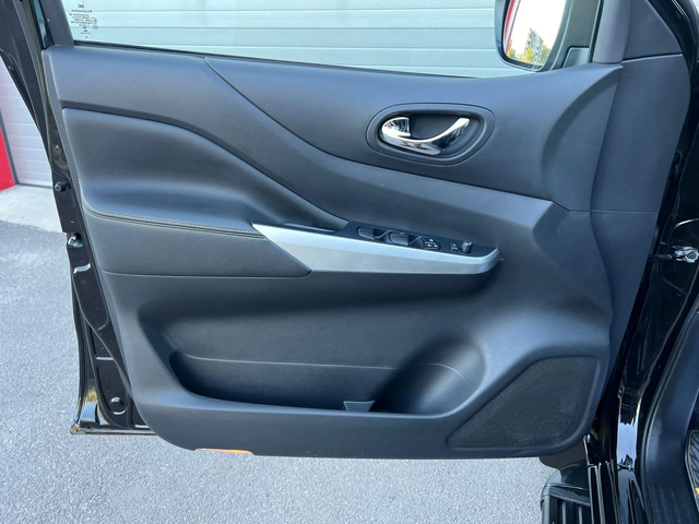 Nissan Navara 2.3DCI - автомобили, коли, обяви за нови и употребявани 6