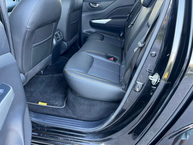Nissan Navara 2.3DCI - автомобили, коли, обяви за нови и употребявани 8