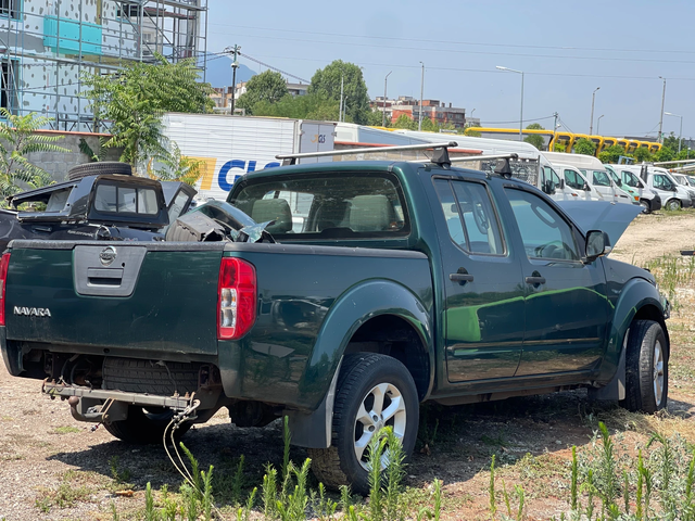 Nissan Navara 2.5DCi 190кс на части - автомобили, коли, обяви за нови и употребявани 0