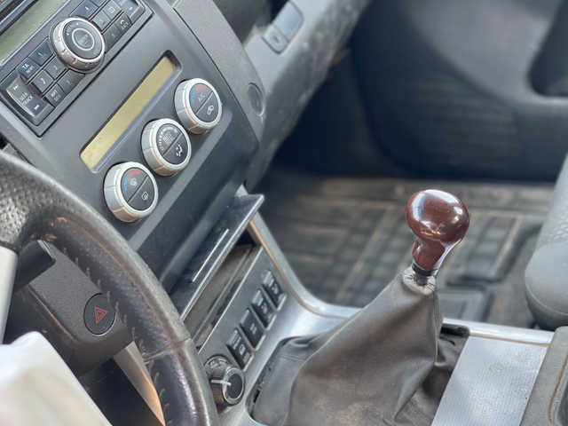 Nissan Navara 2.5DCi 190кс на части - автомобили, коли, обяви за нови и употребявани 8