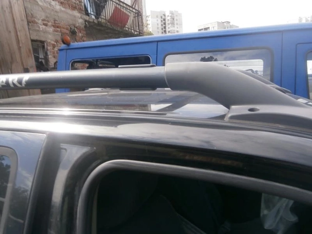 Nissan Navara 2.5dci - автомобили, коли, обяви за нови и употребявани 9