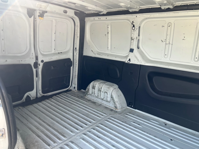 Nissan NV300 1.6 DCI - автомобили, коли, обяви за нови и употребявани 15