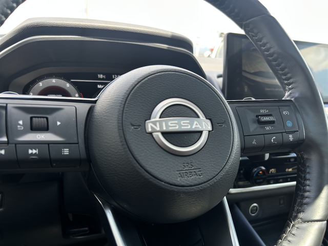 Nissan Qashqai 1.3 DDT Tekna Plus 4x2 A/T - автомобили, коли, обяви за нови и употребявани 6