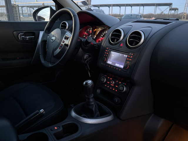 Nissan Qashqai 1.5D* 2011г.* 4Х4* 187.000КМ* НОВА* Ръчка* Теглич - автомобили, коли, обяви за нови и употребявани 12