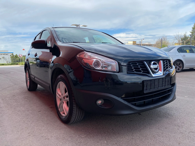 Nissan Qashqai 2.0 DCI-150 к.с. 4х4 - автомобили, коли, обяви за нови и употребявани 2