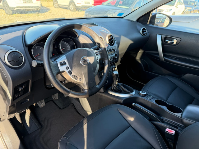 Nissan Qashqai 2.0 D 4Х4  6+ 1 места - автомобили, коли, обяви за нови и употребявани 9