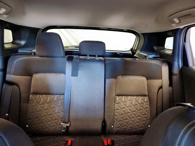 Nissan Qashqai KICKS SV* BLIND SPOT* DISTRONIC* PEDESTRIAN WARN* - автомобили, коли, обяви за нови и употребявани 9