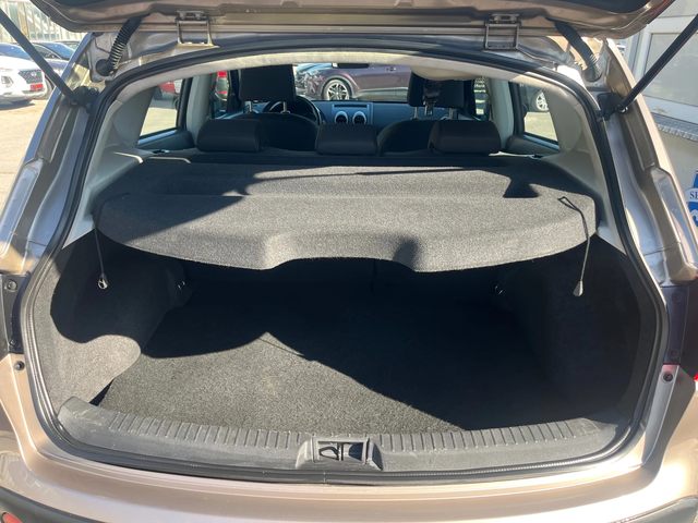 Nissan Qashqai 1.6i - автомобили, коли, обяви за нови и употребявани 12