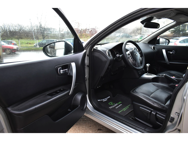 Nissan Qashqai 2.0i* 4x4* AUTOMAT* Сервизна книжка - автомобили, коли, обяви за нови и употребявани 7