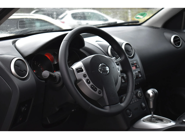 Nissan Qashqai 2.0i* 4x4* AUTOMAT* Сервизна книжка - автомобили, коли, обяви за нови и употребявани 8