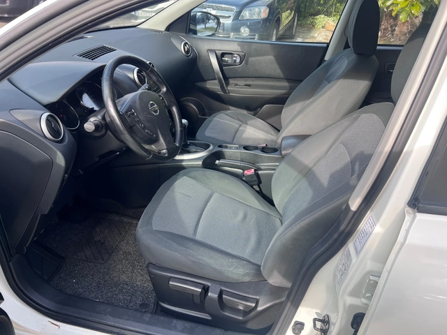 Nissan Qashqai 1.6 i Facelift - автомобили, коли, обяви за нови и употребявани 9