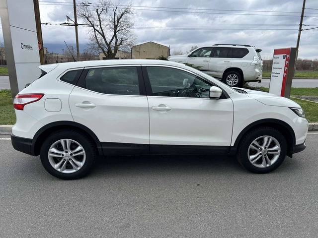 Nissan Qashqai 1.2 DiGT - автомобили, коли, обяви за нови и употребявани 1