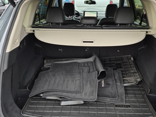 Nissan Rogue 1.5L 3cyl AWD - автомобили, коли, обяви за нови и употребявани 15
