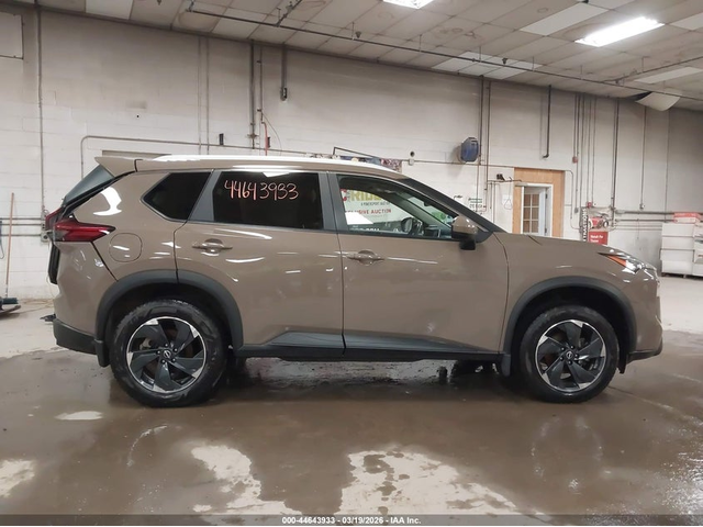 Nissan Rogue 1.5L I-3 DI, DOHC, VVT, TURBO, 201HP All Wheel Drive - автомобили, коли, обяви за нови и употребявани 13