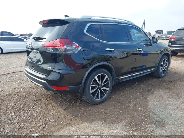 Nissan Rogue ПОДГРЕВ* BOSE* ПАНО* КАМЕРА* - автомобили, коли, обяви за нови и употребявани 5