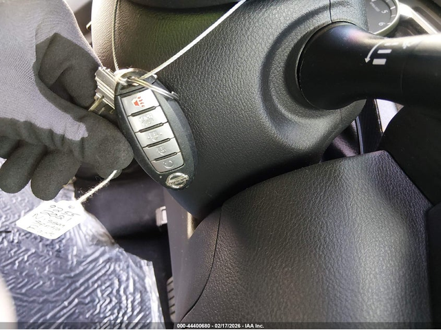 NISSAN Sentra 2.0L I-4 DI, DOHC, VVT, 149HP Front Wheel Drive - автомобили, коли, обяви за нови и употребявани 10