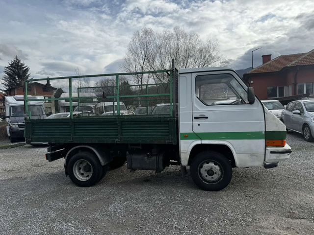 Nissan Trade 2.8D - автомобили, коли, обяви за нови и употребявани 5