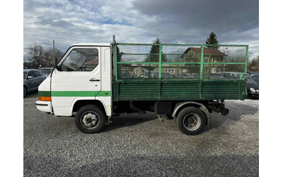 Nissan Trade 2.8D - автомобили, коли, обяви за нови и употребявани 9