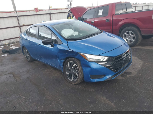 Nissan Versa 1.6L I-4 DOHC, VVT, 122HP Front Wheel Drive - автомобили, коли, обяви за нови и употребявани 0