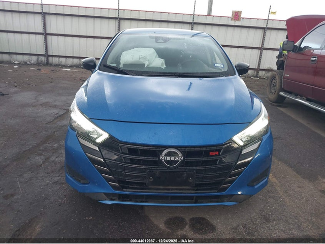 Nissan Versa 1.6L I-4 DOHC, VVT, 122HP Front Wheel Drive - автомобили, коли, обяви за нови и употребявани 11