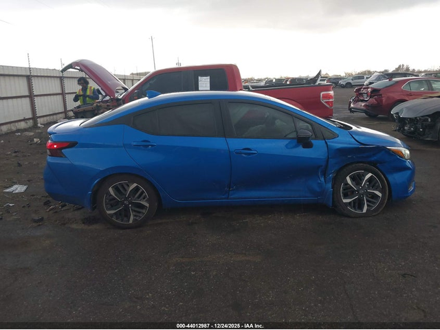 Nissan Versa 1.6L I-4 DOHC, VVT, 122HP Front Wheel Drive - автомобили, коли, обяви за нови и употребявани 12