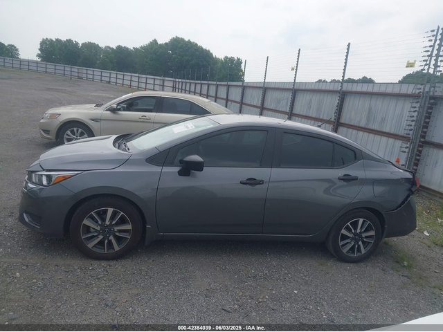 Nissan Versa 1.6L I-4 DOHC, VVT, 122HP Front Wheel Drive - автомобили, коли, обяви за нови и употребявани 13