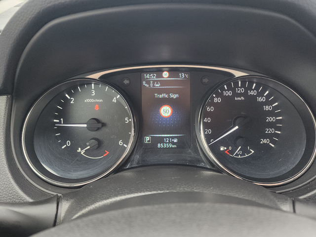 Nissan X-trail 2.0DCI 6+1 - автомобили, коли, обяви за нови и употребявани 7