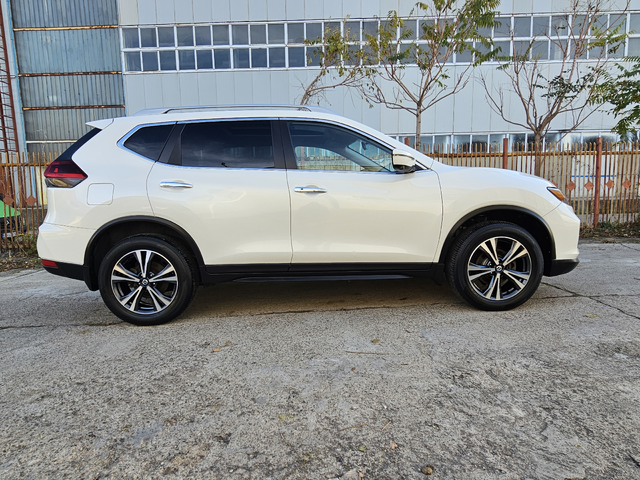 Nissan X-trail Rogue 2.5 SV AWD Панорама KeyLess - автомобили, коли, обяви за нови и употребявани 5