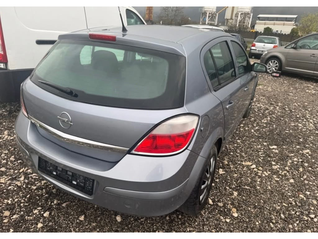 Opel Astra 1.4i - автомобили, коли, обяви за нови и употребявани 5