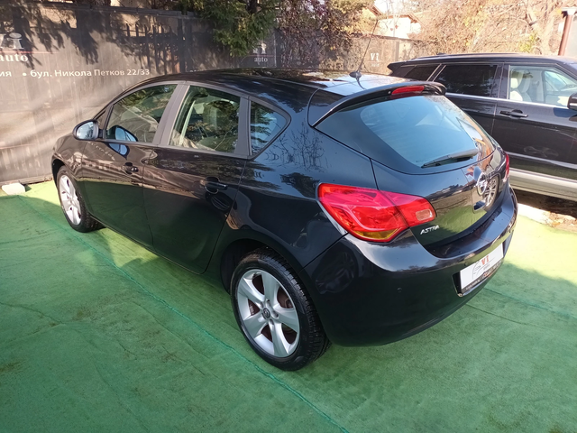 Opel Astra 1.4/100к.с./КЛИМАТРОНИК - автомобили, коли, обяви за нови и употребявани 4