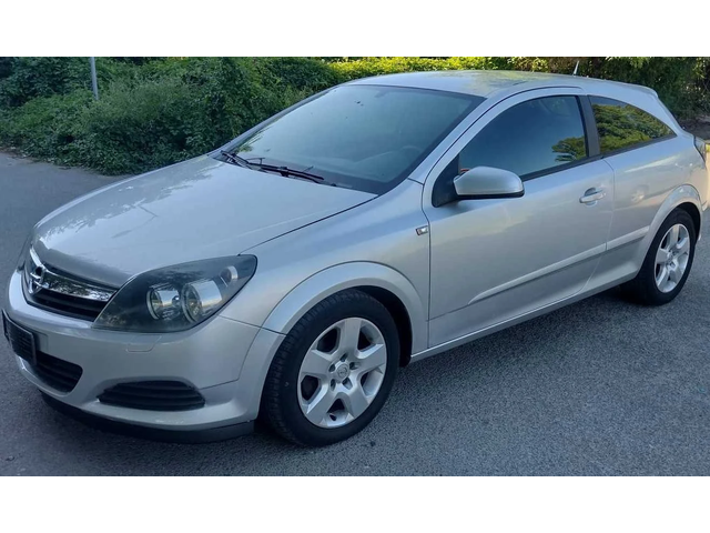 Opel Astra GTC 1, 4i 90ps - автомобили, коли, обяви за нови и употребявани 2