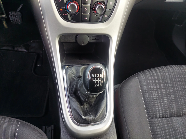 Opel Astra 1, 7D МНОГО ХУБАВА - автомобили, коли, обяви за нови и употребявани 9