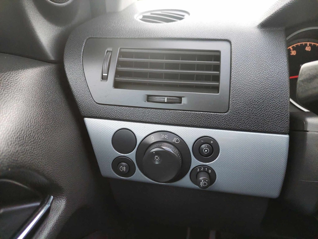 Opel Astra 1, 6i 105ps - автомобили, коли, обяви за нови и употребявани 12