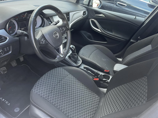 Opel Astra Sports Tourer - автомобили, коли, обяви за нови и употребявани 3