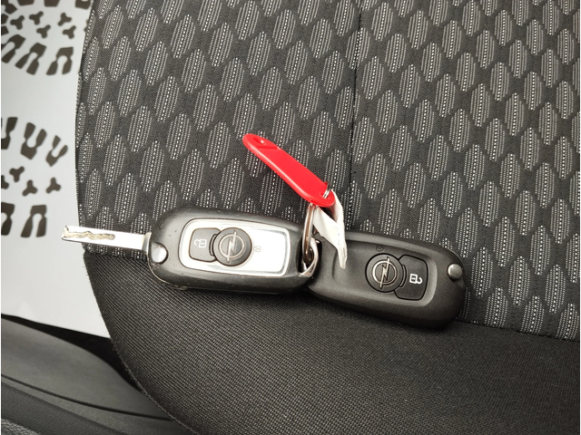 Opel Astra 1.6 CDTI - автомобили, коли, обяви за нови и употребявани 11