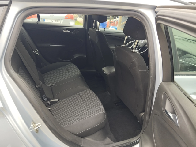 Opel Astra 1.6 CDTI - автомобили, коли, обяви за нови и употребявани 8