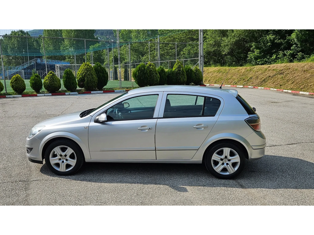 Opel Astra 1.4 GAZ/KLIMA/FACELIFT - автомобили, коли, обяви за нови и употребявани 2