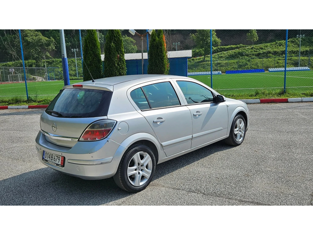 Opel Astra 1.4 GAZ/KLIMA/FACELIFT - автомобили, коли, обяви за нови и употребявани 4