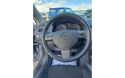 Opel Astra 1, 9 cdti GTC - автомобили, коли, обяви за нови и употребявани 11