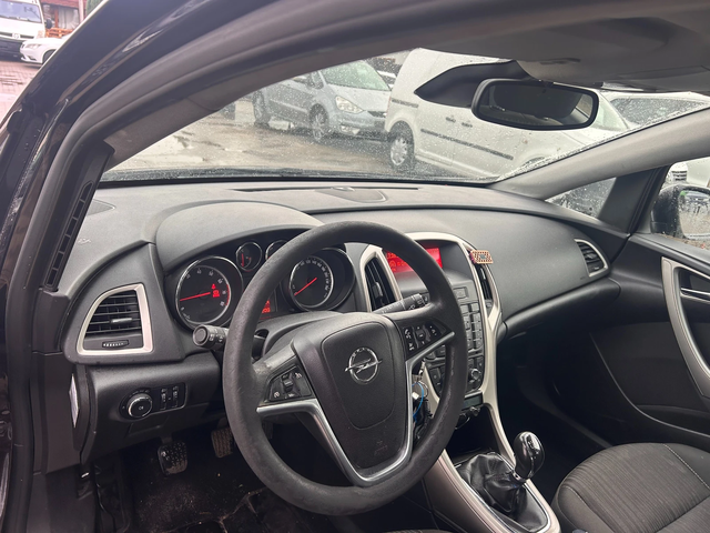 Opel Astra 1.4i EURO 5 - автомобили, коли, обяви за нови и употребявани 10