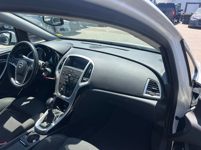 Opel Astra 1.4i NAVI EURO 5 - автомобили, коли, обяви за нови и употребявани 9